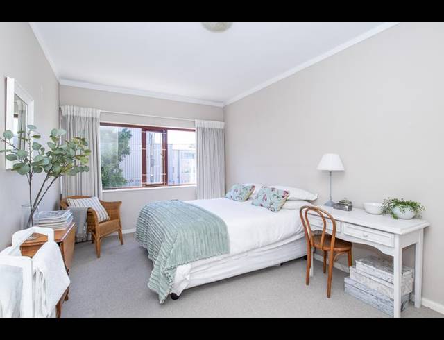 3 BEDROOM APARTMENT FOR SALE IN RONDEBOSCH VILLAGE